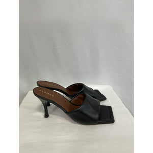 Alohas 'Puffy' Black Leather Mule Size 9